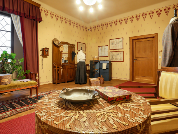 Zámecká prohlídková trasa Život v letovisku aneb jak se jezdilo do Roztok na letní byt