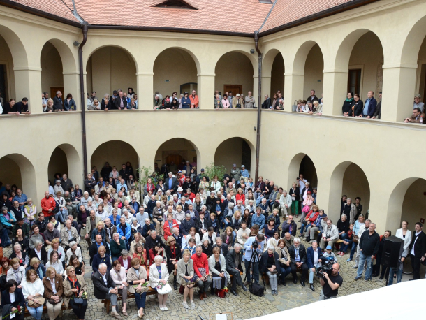 Zámek Roztoky u Prahy