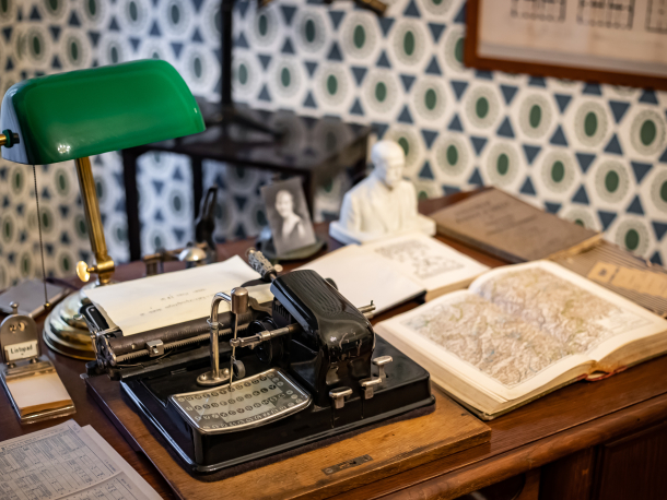 Zámecká prohlídková trasa Život v letovisku aneb jak se jezdilo do Roztok na letní byt