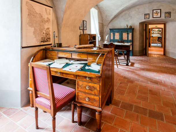 Zámecká prohlídková trasa Vrchnostenská správa panství aneb jak bydlel a úřadoval pan správce