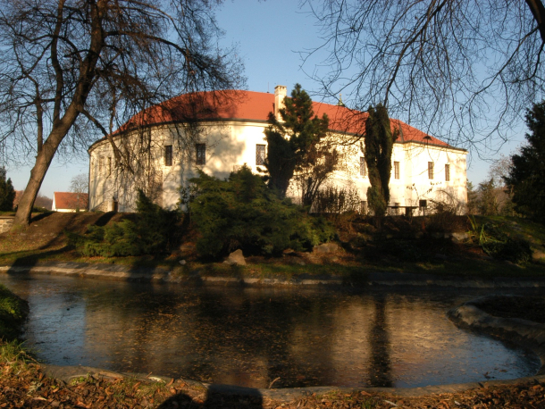 Zámek Roztoky u Prahy