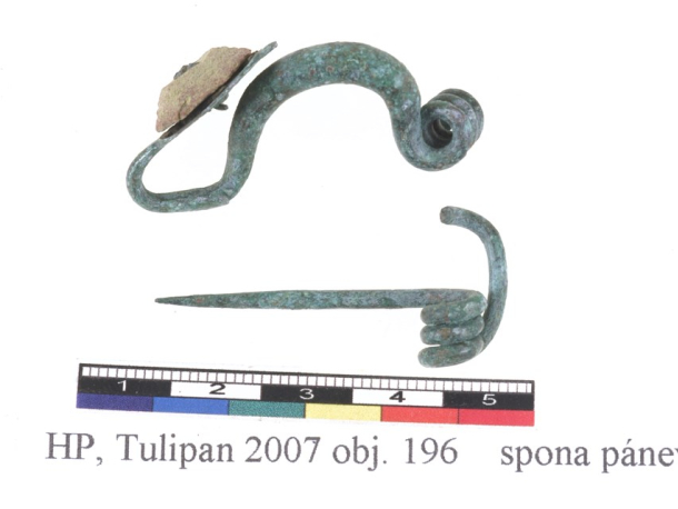 Bronzová, tzv. münsingenská spona z doby laténské z Hostivice.