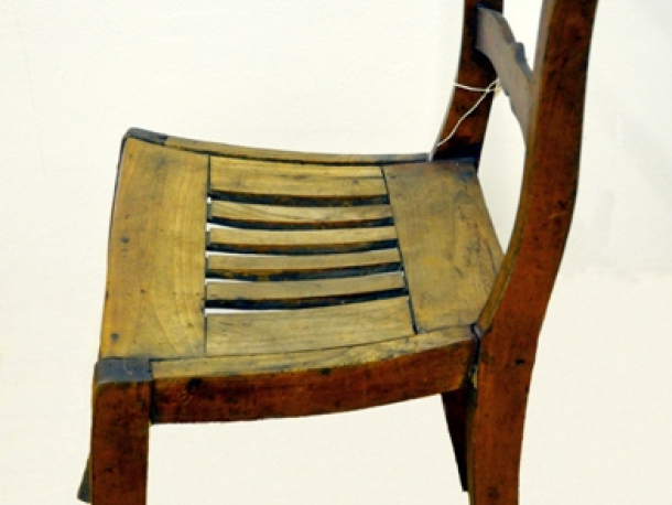 Židle. Stav před restaurováním. 