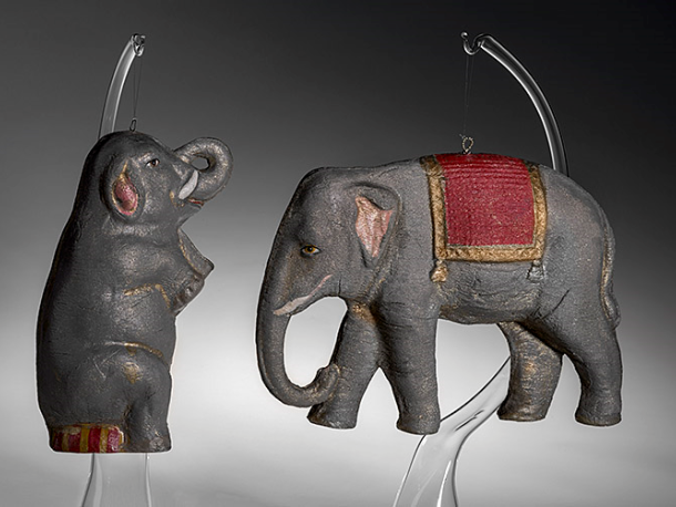 Příklad vánočních ozdob vyrobených z drážďanské lepenky