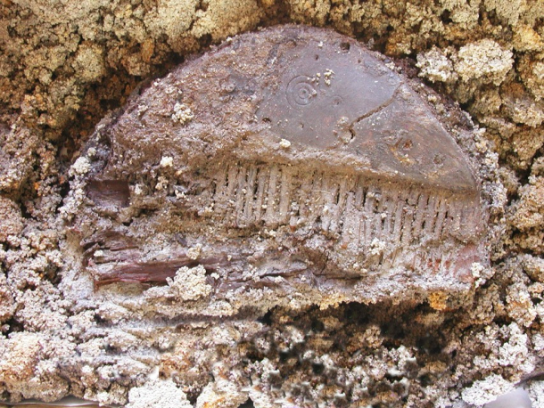 Kostěnný hřeben, ml. doba římská (počátek 4. století n. l.) – stav před restaurováním