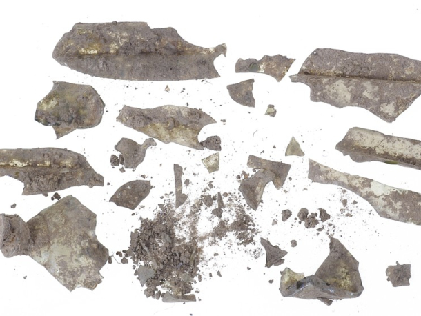 Renesanční skleněná láhev (17. - 1. pol. 18. století) – stav před restaurováním