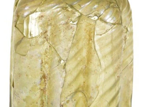 Renesanční skleněná láhev (17. - 1. pol. 18. století) – stav po restaurování