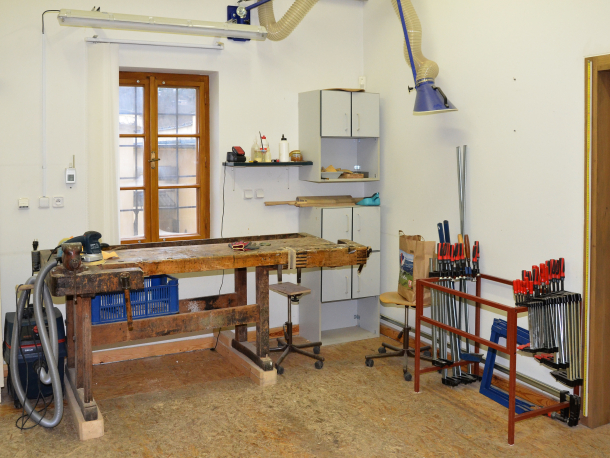 Pracoviště restaurování dřeva 