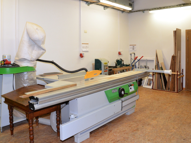 Pracoviště restaurování dřeva 