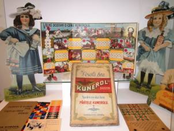 Papírová hračka v Roztokách