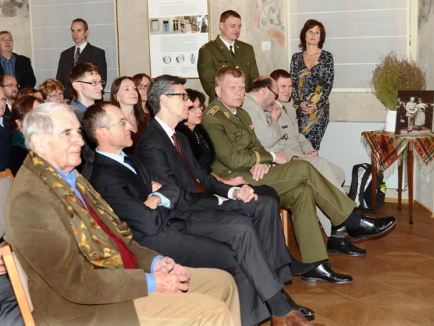 Vernisáž proběhla v Historickém sále zámku. V prvních řadách zasedli vzácní hosté…; Foto: SMR – A. Hůlka