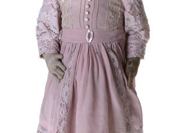 Panna s porcelánovou hlavou, Německo – Ernst Heubach, kolem roku 1920, v. 77 cm.