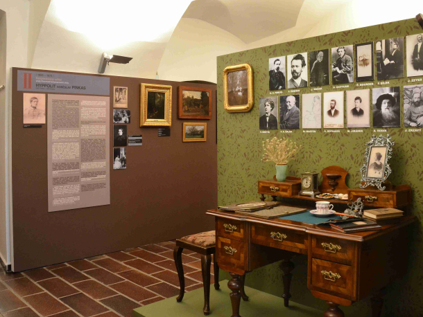 Výstava Vysoce ctěná slečno / Můj milý. Desatero mužů na paletě života Zdenky Braunerové