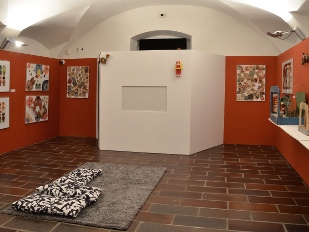 Výstava Kašpárkův svět. Rodinná loutková divadla ve Středočeském muzeu v Roztokách u Prahy