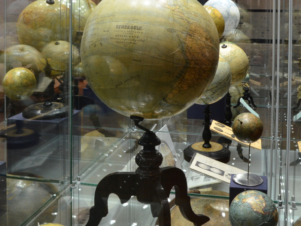 Výstava Fenomén Felkl. Proslulá továrna na výrobu glóbů