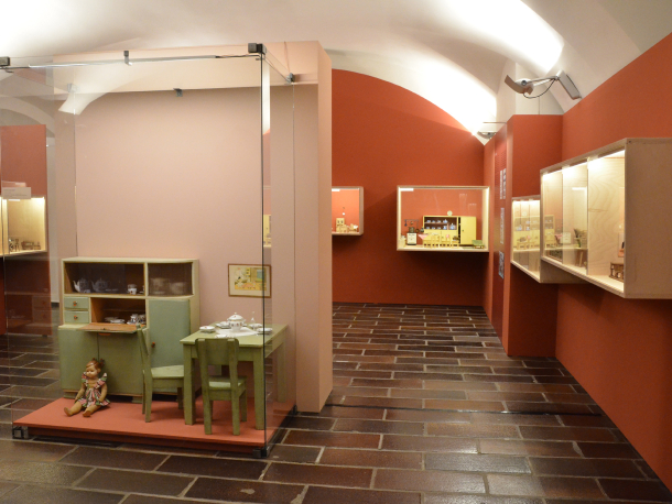 Kuchyňky a pokojíčky aneb jak bydlely panenky