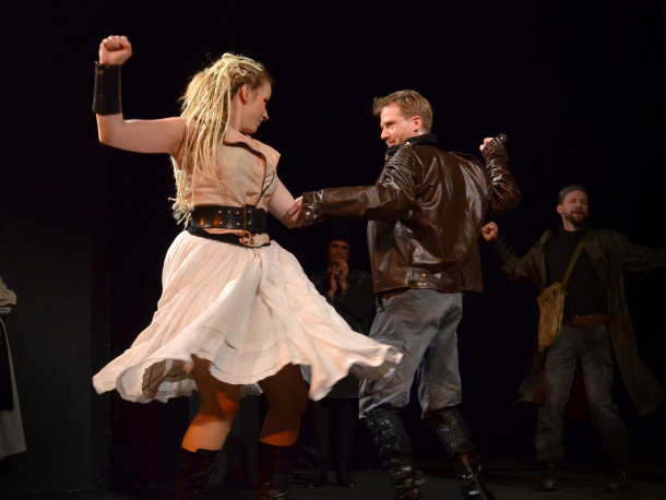 Divadlo A. Dvořáka: Balada pro banditu ve Středočeském muzeu v Roztokách u Prahy 