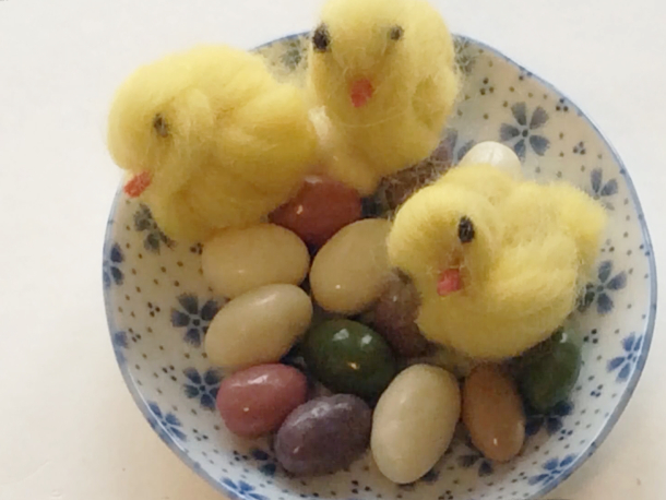 Výtvarka z muzea | Velikonoční kuřátko z vlny