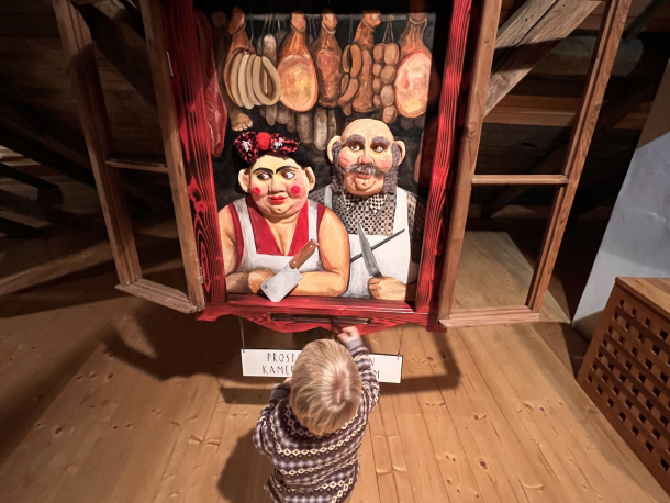 Středočeské muzeum v Roztokách u Prahy_ Kočovná herna Sládkovna