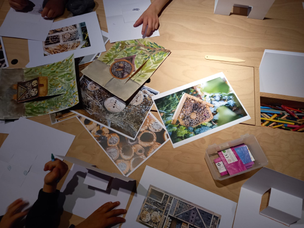 výtvarná část lektorského programu Hýbačky z papíru