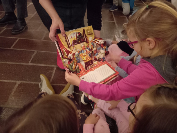 animační část lektorského programu Hýbačky z papíru