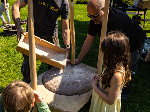 Den otevřených dveří v archeologické expozici ARCHEVITA s Kde fondy EU pomáhají