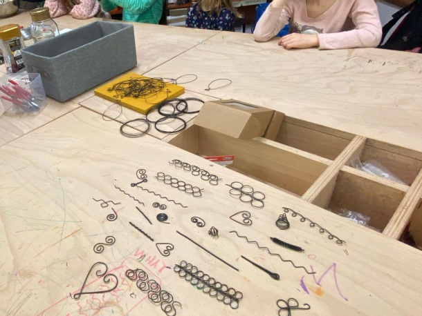 Projektový den | Příběh dráteníka - Z Kysuce až na kraj světa