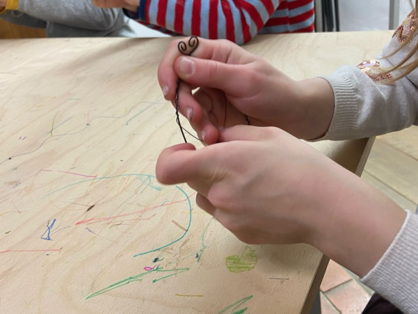 Projektový den | Příběh dráteníka - Z Kysuce až na kraj světa