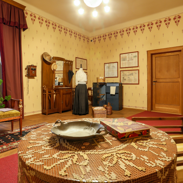 Zámecká prohlídková trasa Život v letovisku aneb jak se jezdilo do Roztok na letní byt