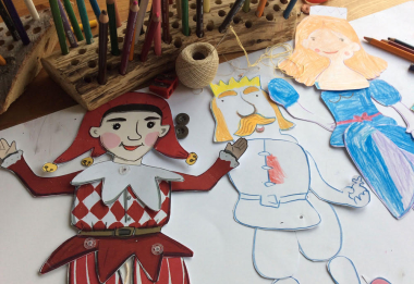 Výtvarná dílna k výstavě Kašpárkův svět ve Středočeském muzeu v Roztokách u Prahy. 